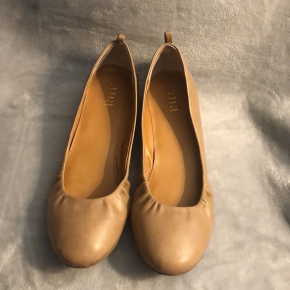 Size 8 Ana Tan Ballet Style Flats - Picture 2 of 8